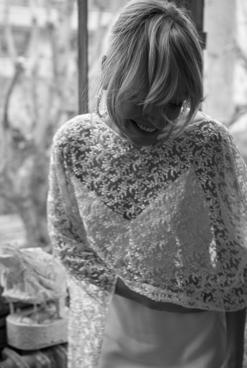 LONG VEIL WITH LACE TRIM AND NO RETURN