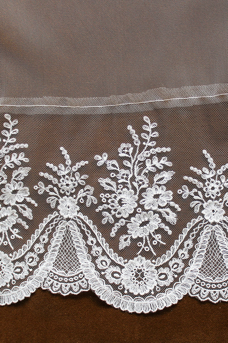 VOILE LONG BORDE DE DENTELLE SANS RETOUR