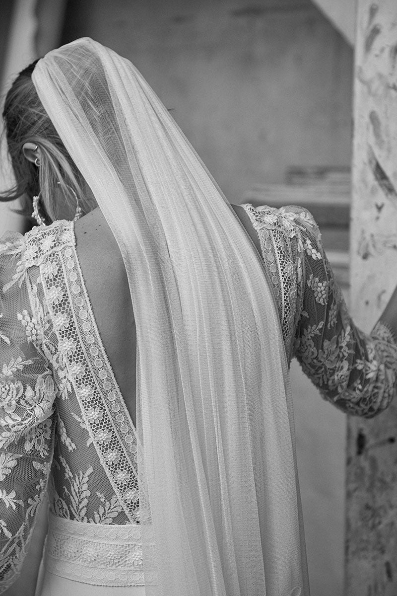 VOILE COURT EN SOIE SANS RETOUR