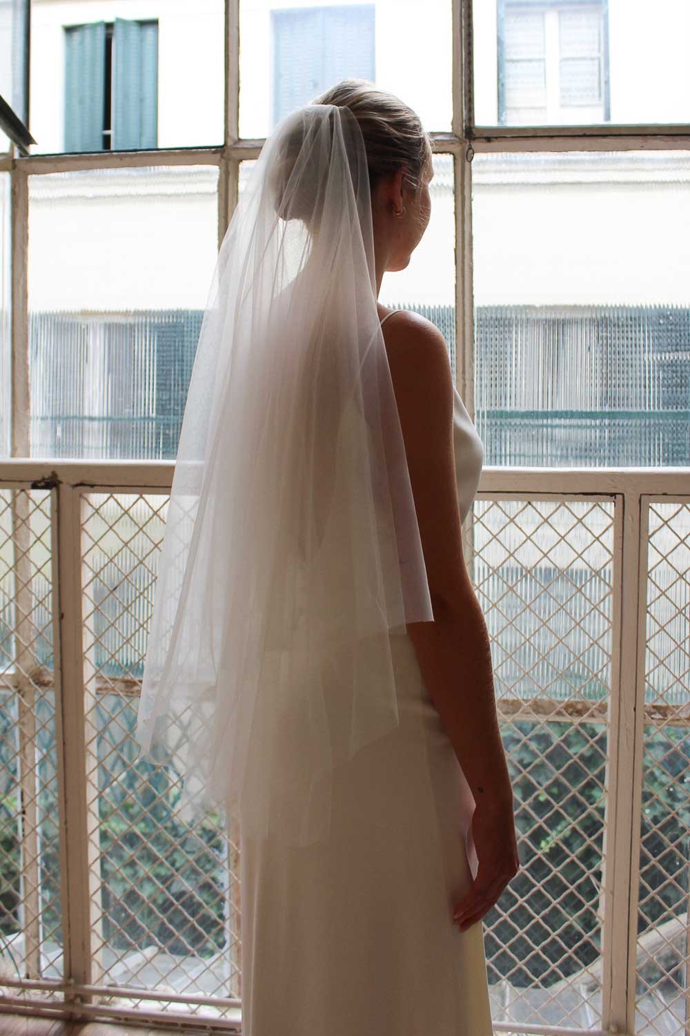 SHORT VEIL WITH RETURN