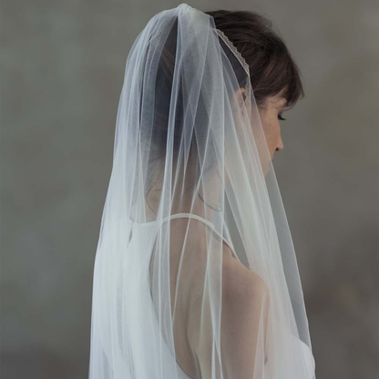 VOILE LONG BORDE DE DENTELLE SANS RETOUR