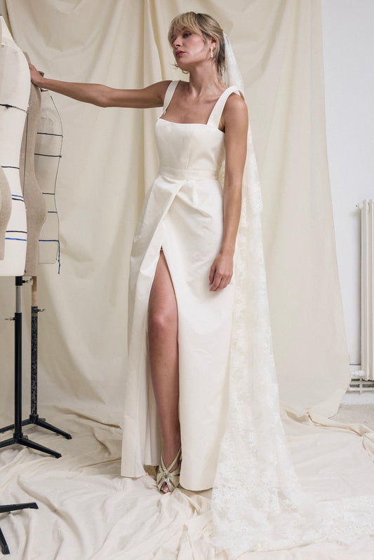 ROBE TAYLOR