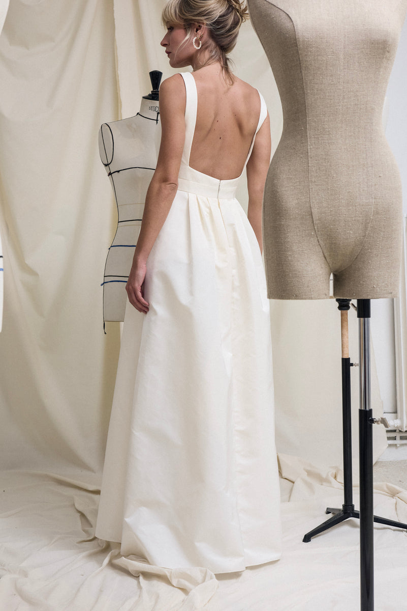 ROBE TAYLOR