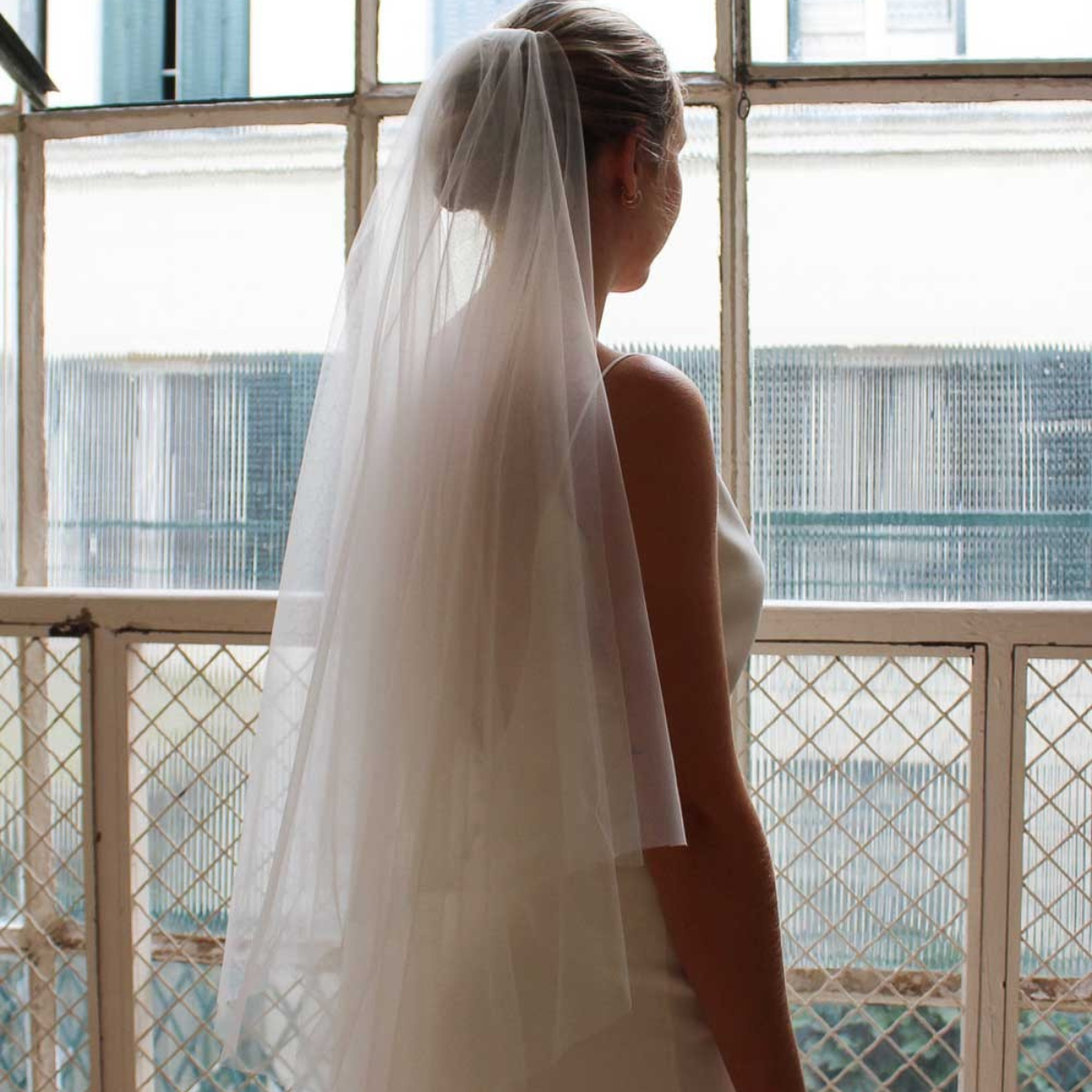 VOILE COURT AVEC RETOUR