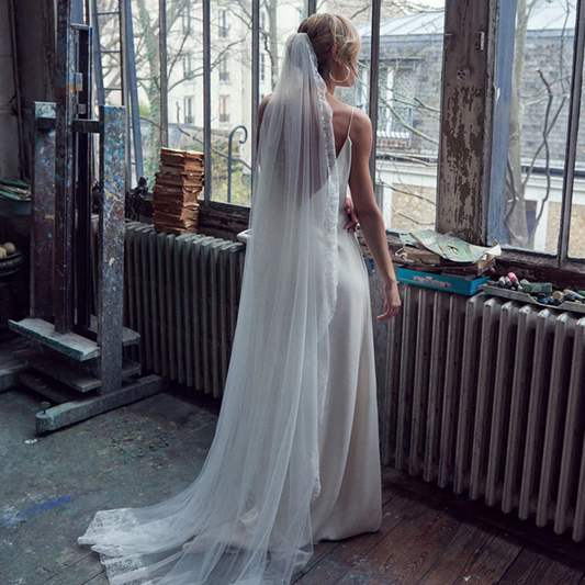 LONG VEIL WITH LACE TRIM AND NO RETURN