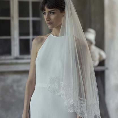 LONG VEIL WITH LACE TRIM AND RETURN