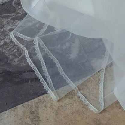 VOILE LONG BORDE DE DENTELLE SANS RETOUR