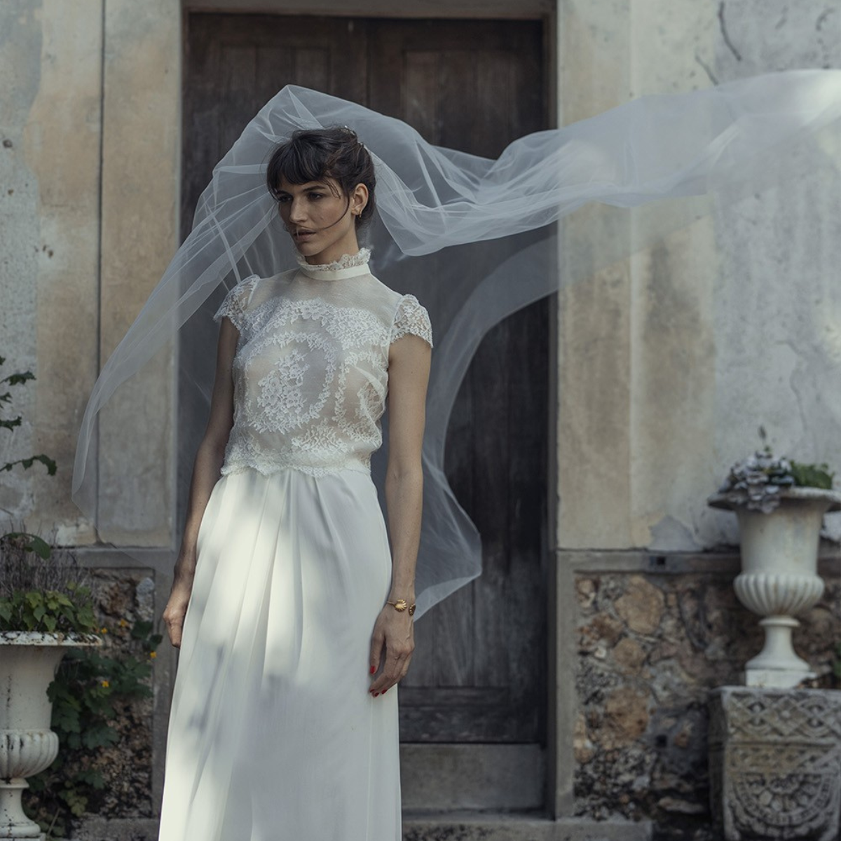 LONG VEIL WITHOUT RETURN