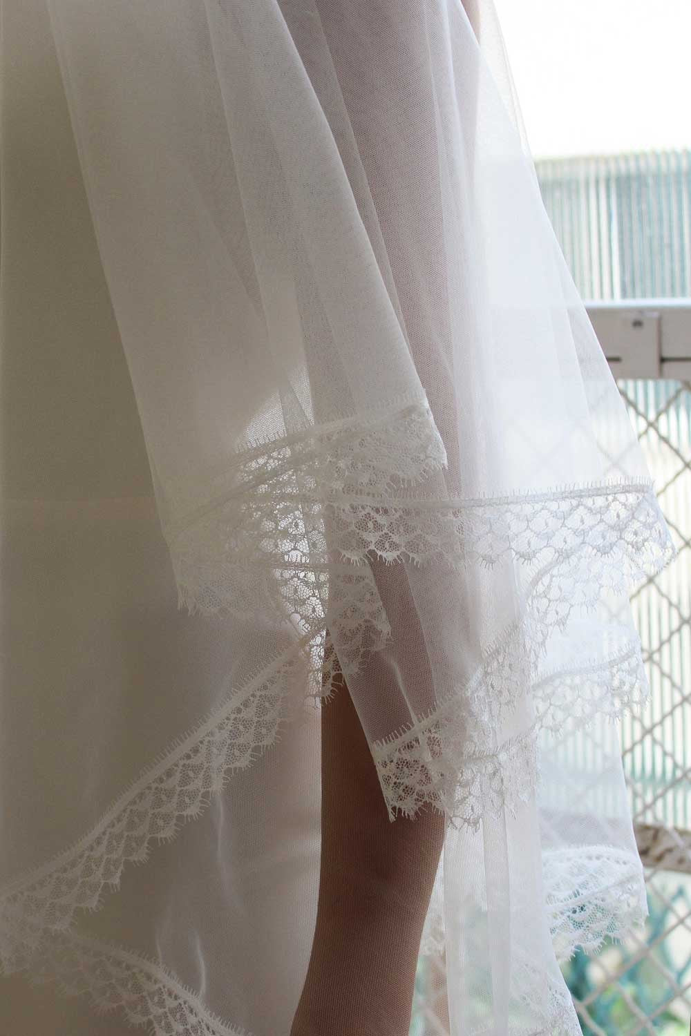 SHORT VEIL WITH LACE TRIM