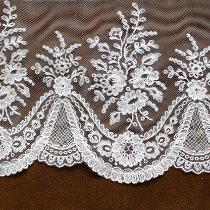 LONG VEIL WITH LACE TRIM AND RETURN