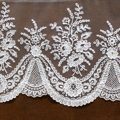 VOILE LONG BORDE DE DENTELLE SANS RETOUR
