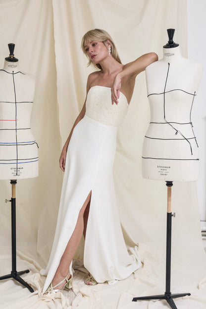 ROBE COURTNEY